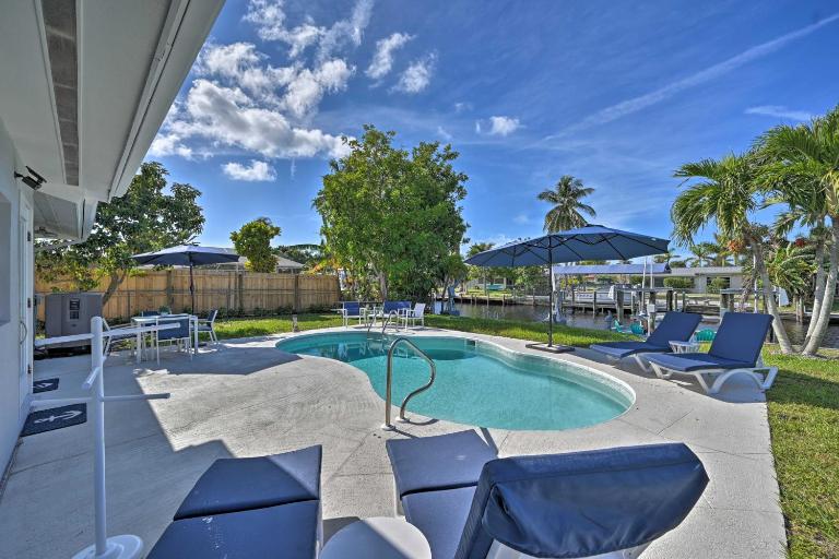 Pool, Dock, Game Room: Cape Coral Canal Home - B&B Cape Coral