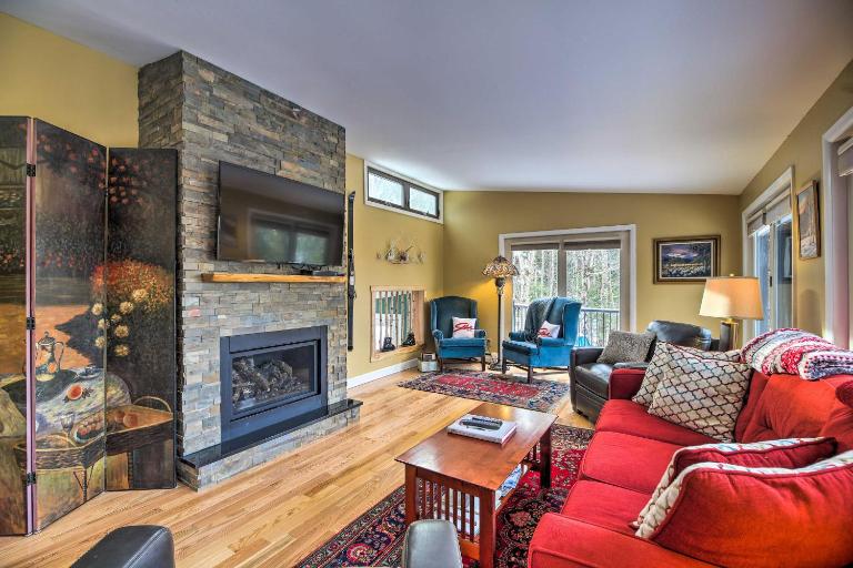Cozy Home w/ Sauna: Mins to Stowe Mountain Resort - Bed and Breakfast Stowe
