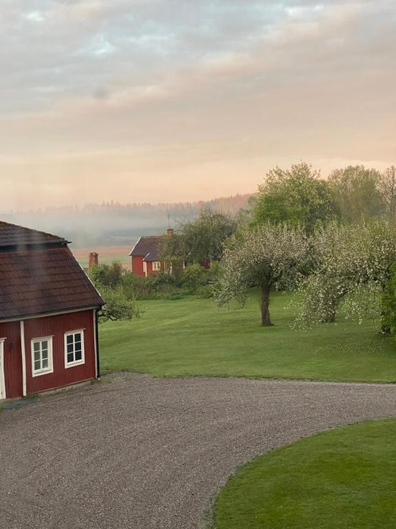 Herrgårdsflygel mitt i Sörmland - Bed and Breakfast Malmköping
