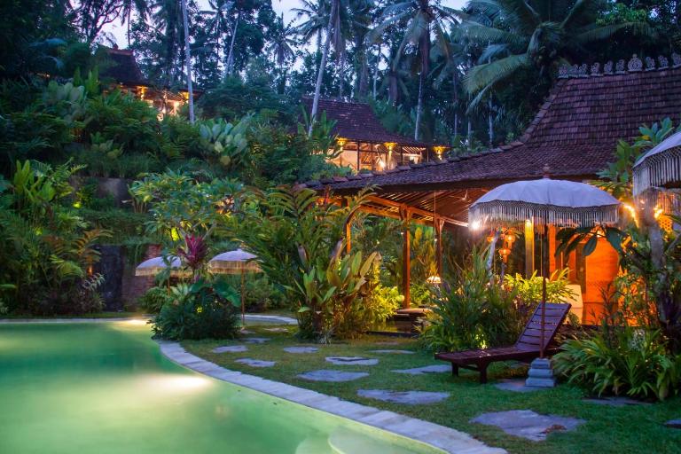 Villa Mahadevi 2 Ubud Jungle Retreat Joglo - B&B Ubud