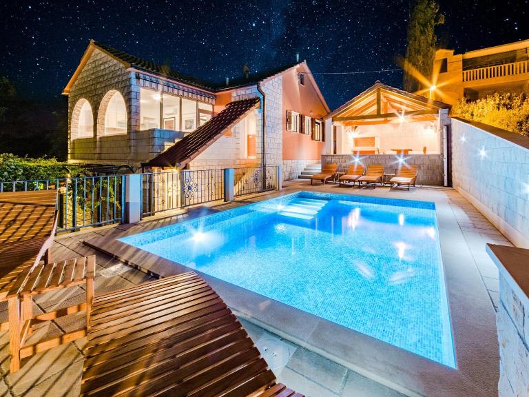 Holiday Home Villa Frančeska - B&B Postira