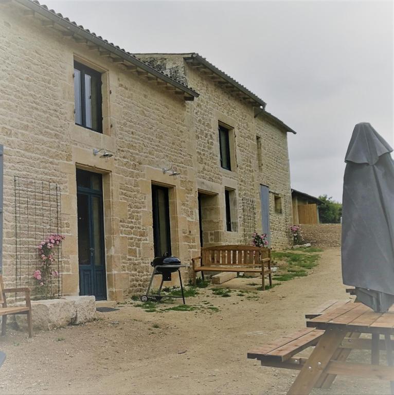 Château des Loups - Les Cèdres Bleus - Chambres d'hôtes Échiré