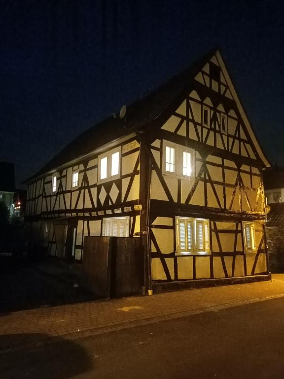 historisches Fachwerkhaus - Bed and Breakfast Alzenau in Unterfranken