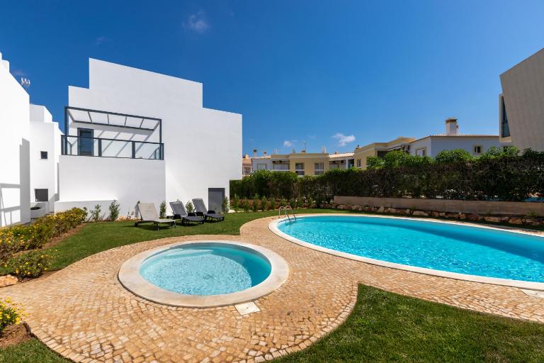 Luxury Townhouse with Pool in Alvor - B&B Alvor