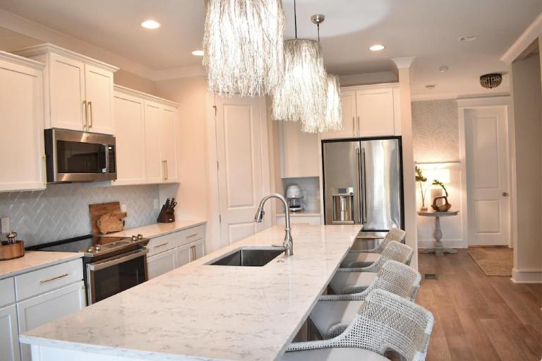 New! HEATED POOL, BEACH HOUSE, Elevator, Walk to the Beach! - B&B Hilton Head