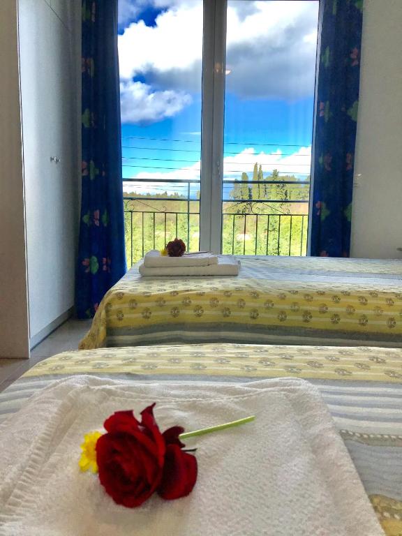 Banos Apartments and swimming pool - Bed and Breakfast Róda