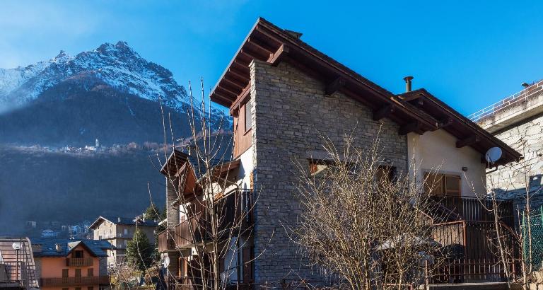 Lanterna Apartment 1 - Bed and Breakfast Chiesa in Valmalenco