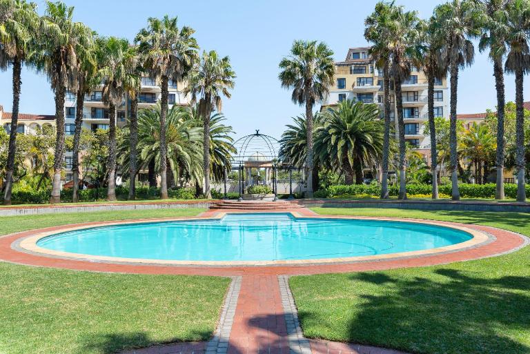 Island Club Luxury Apartments - Bed and Breakfast Kaapstad