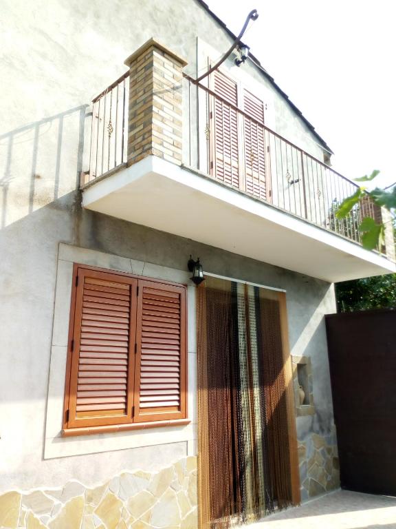 APPARTAMENTO FERRARO TURINA - Ferienwohnung Motta Camastra