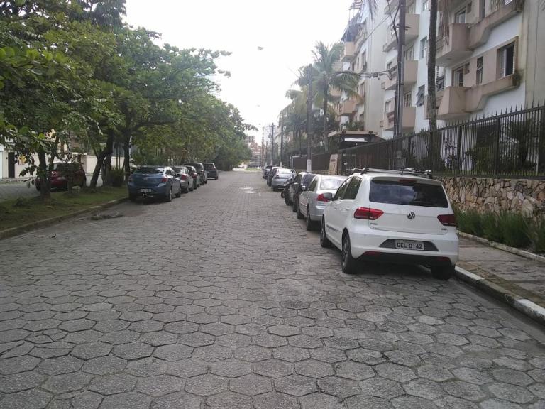 Apto Guarujá Enseada lado praia ambiente famíliar - B&B Capivari