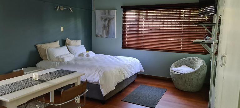 Emmaus Double Room - B&B Bloemfontein