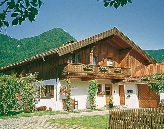Ferienwohnung Holzner inkl. Chiemgaukarte - B&B Ruhpolding