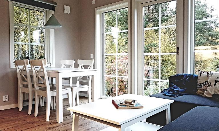 Nybyggd stuga intill skogsbrynet - New built cottage next to the cowberry forest - B&B Mora