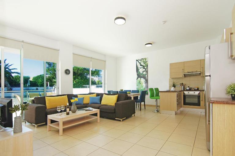 Calypso - Coralli Beachfront Apartment - B&B Protaras