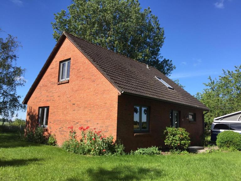 Ferienhaus mit Garten in Nordseenähe - Ferienwohnung Langenhorn