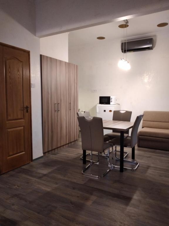 Bem Downtown Apartment - Ferienwohnung Debrecen