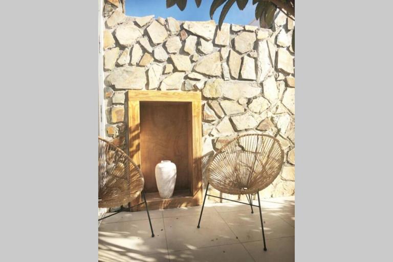 Casita blanca cerca de Timanfaya - B&B Tinguatón