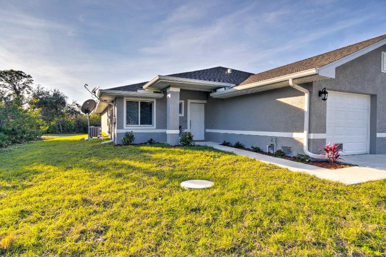 Newly Built Port Charlotte Retreat w/ Patio! - Chambres d'hôtes Port Charlotte