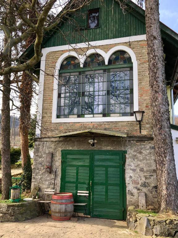 Güns Vendégház - B&B Szigliget