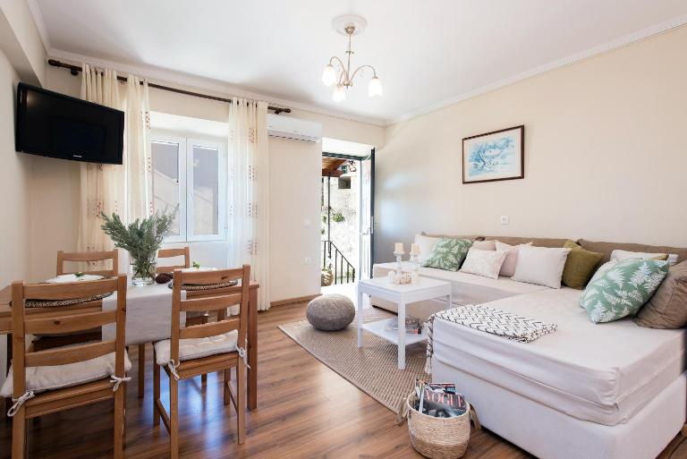 Lala Cottage - Chambres d'hôtes Áno Korakiána