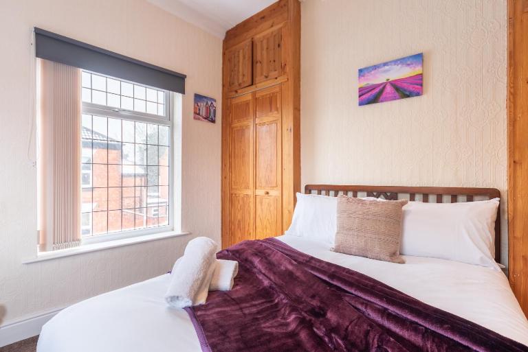 3BR Central Home 2 Shower Rooms Near Newland Ave Cafés & Shops - B&B Kingston upon Hull