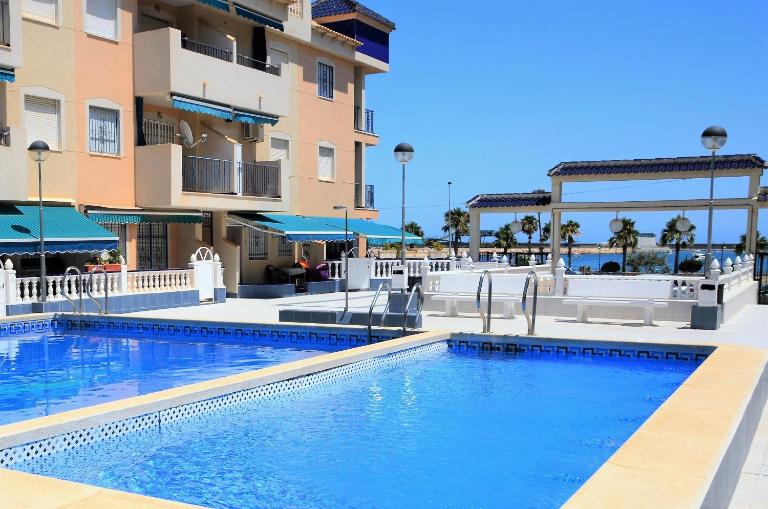 Naufragos Beach Apartment - B&B Torrevieja