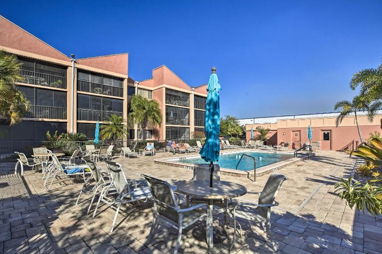 Burnt Store Marina Condo: Boat, Swim, Golf! - B&B Burnt Store Marina