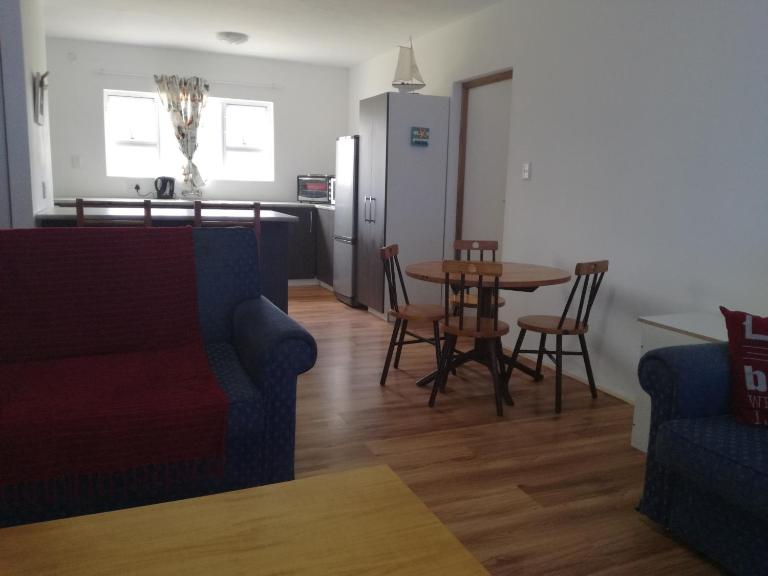 Gansbaai Self-Catering Apartment - B&B Gansbaai