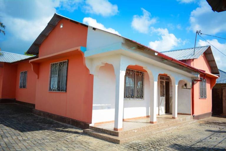 Mkoani Guest House - B&B Mkoani