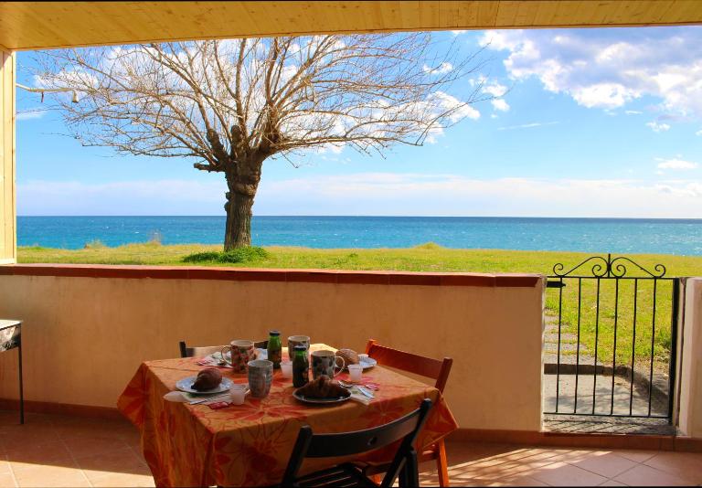 House on the Sea - B&B Mascali