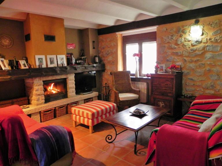 Casa Rural " LA PARRA" - B&B Peralejos de las Truchas