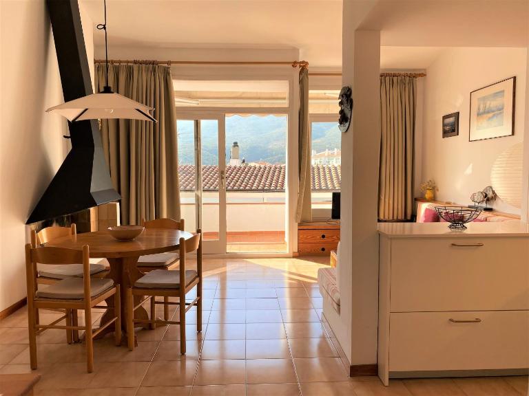 SAGUARDA - Apartamento luminoso con terraza - B&B Cadaqués