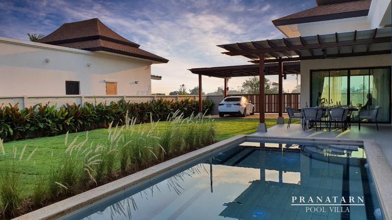 Pranatarn Pool Villa Beach Night Cottage - B&B Pran Buri