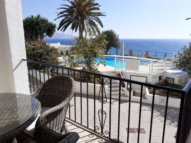 TUHILLO 1i MENYBER - Bed and Breakfast Nerja