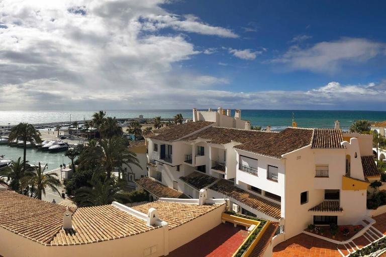Apartment with secure underground parking - B&B Marbella