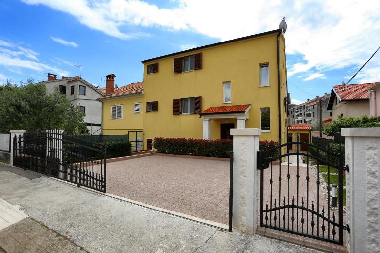 Apartments Ivana - Iva - Ferienwohnung Zadar