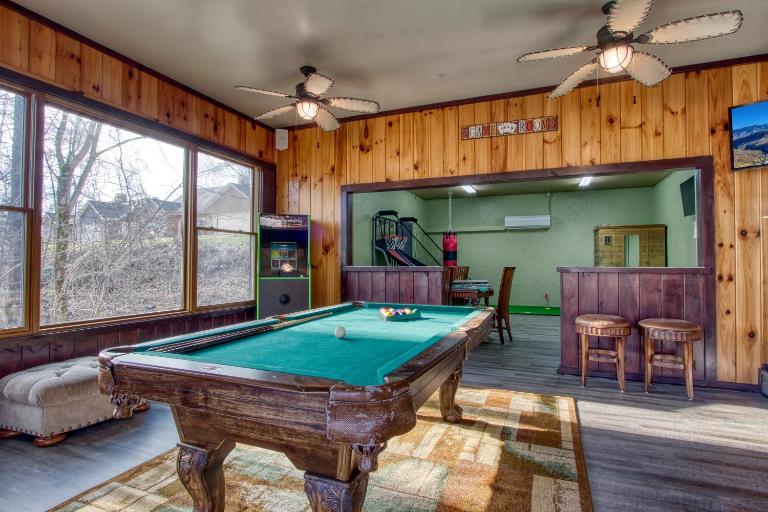 Saddleback Retreat, Game Room, Hot Tub, WIFI, 560 FREE tickets each paid day! - Ferienwohnung Sevierville