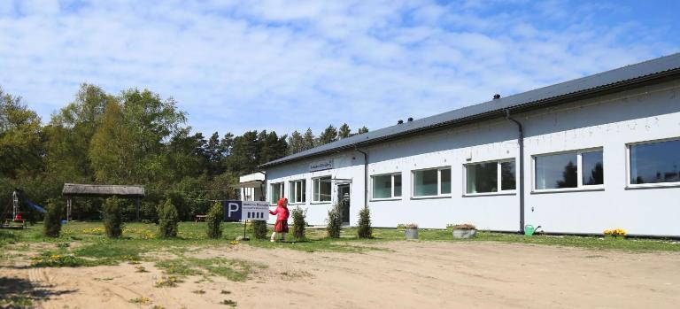 Kihnu Sadama Öömaja Guesthouse - Ferienwohnung Lemsi