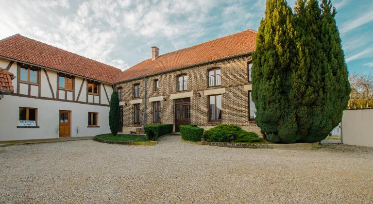 La Chambre D'amis LA COSTIGNIERES - Bed and Breakfast Montgueux