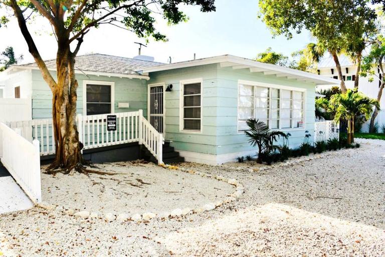 One-of-a-kindBeach, Village, Dock & Private Pool! - B&B Siesta Key