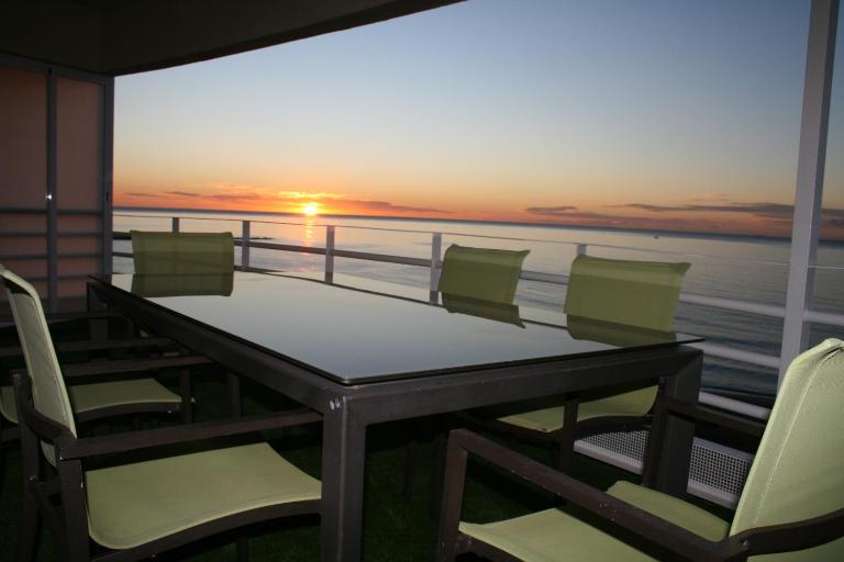 APARTAMENTO EN PRIMERA LINEA/BEACHFRONT APARTMENT - Ferienwohnung Fuengirola