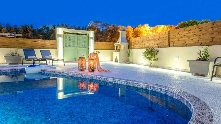 Coral Villa - B&B Tragaki