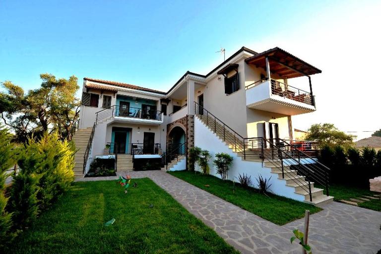 Armoniades - B&B Sývota