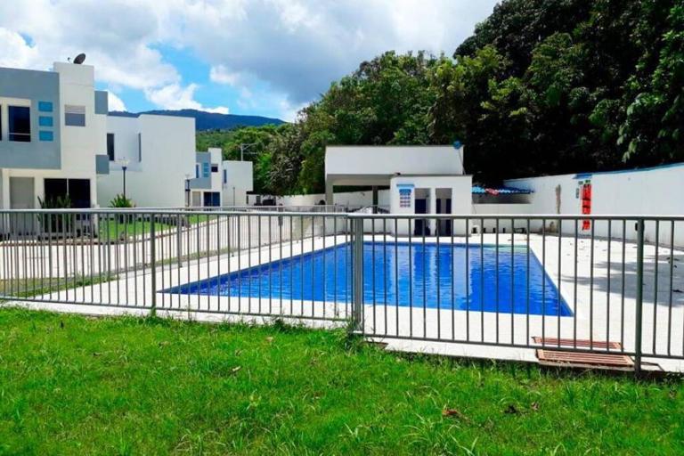 Hermosa Casa Vacacional con Piscina a 15 mins de Girardot o Melgar - Ferienwohnung Nilo