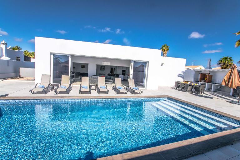 Villa Rossa - Villas Now - LH215 By Villas Now Ltd - B&B Playa Blanca