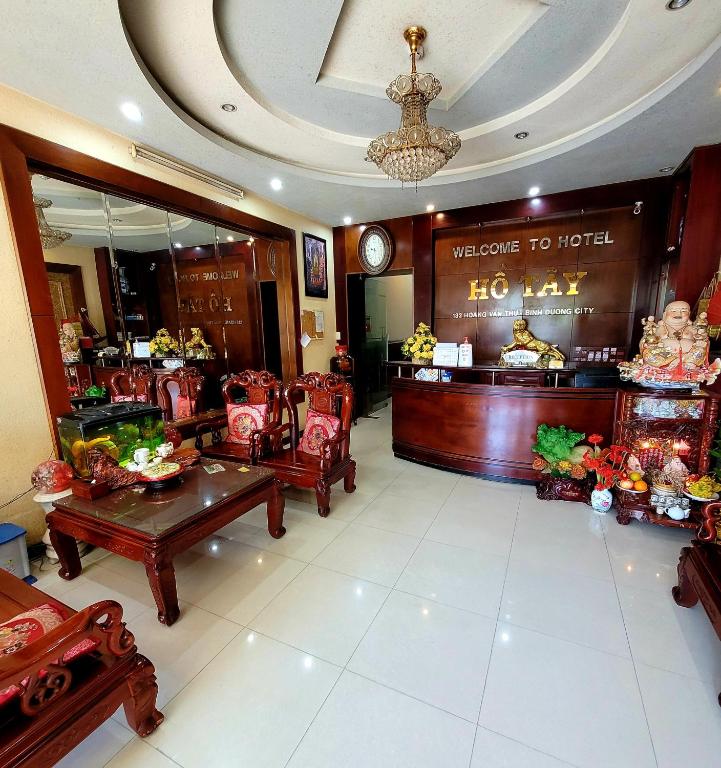 Hồ Tây Hotel - B&B Thủ Dầu Một