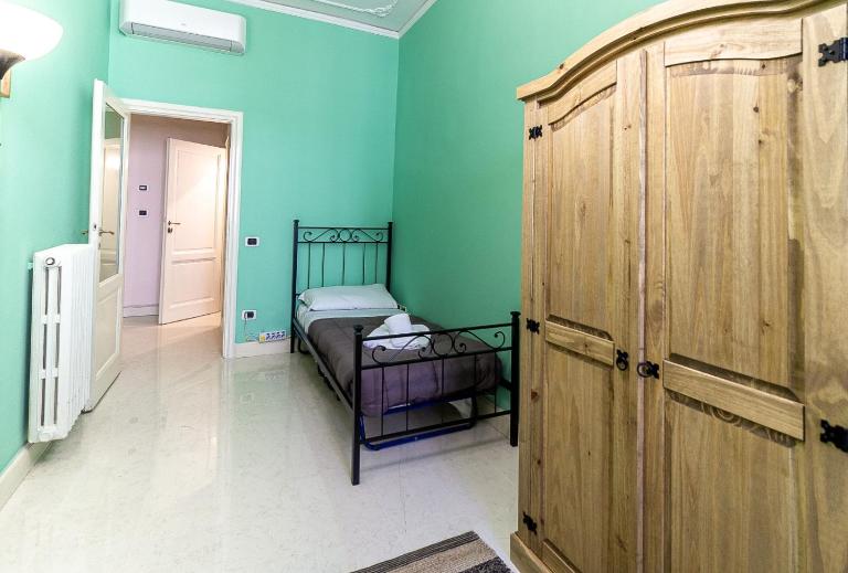 Spacious Three Bedroom Apartment On the Arno - B&B Firenze