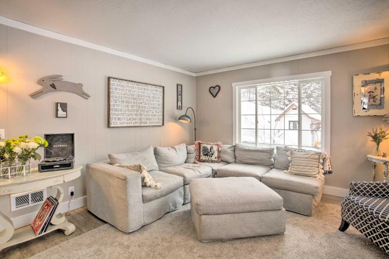 Modern Farmhouse w/ Movie Room - 6 Mi to Lake! - B&B Coeur d'Alene