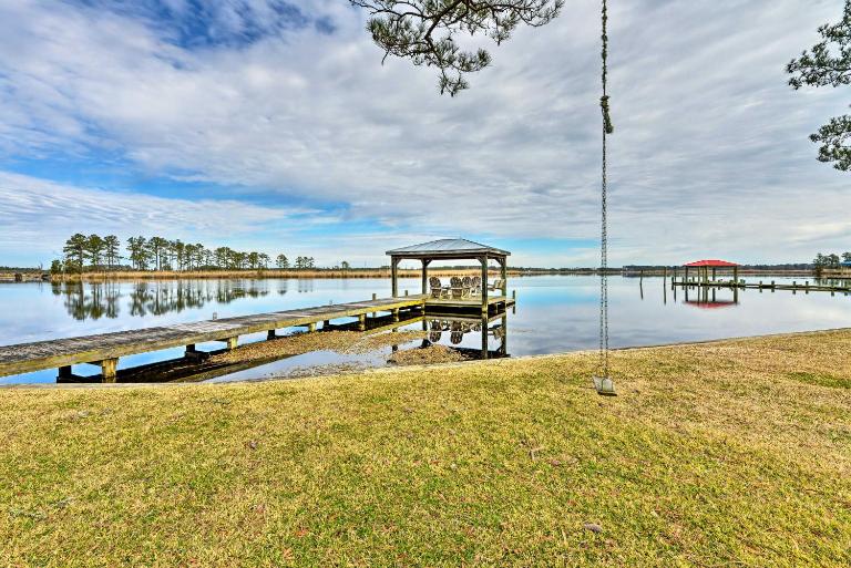 Waterside Belhaven House & Cottage w/ Porch & Dock - B&B Belhaven