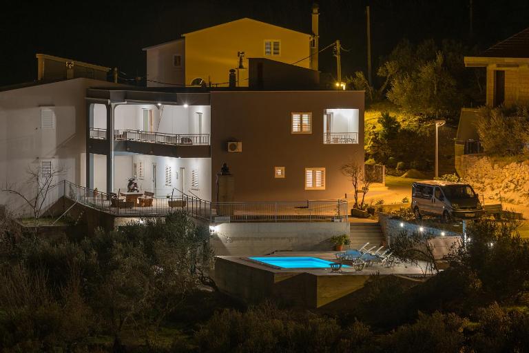 Villa Violeta With Amazing Sea View - B&B Makarska
